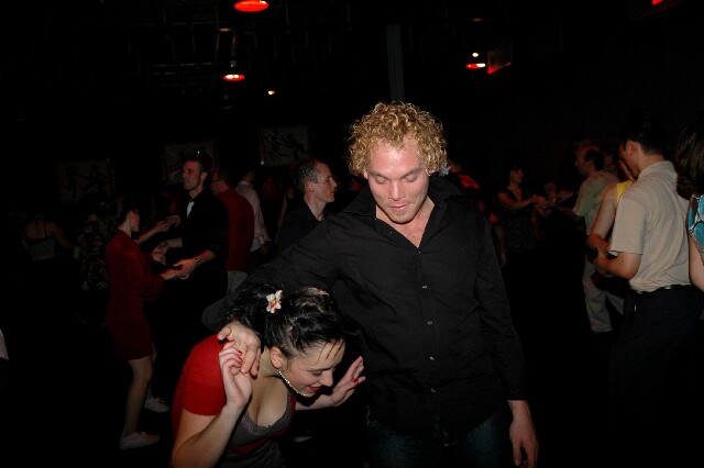 min 2007 11 10 fous swing 433